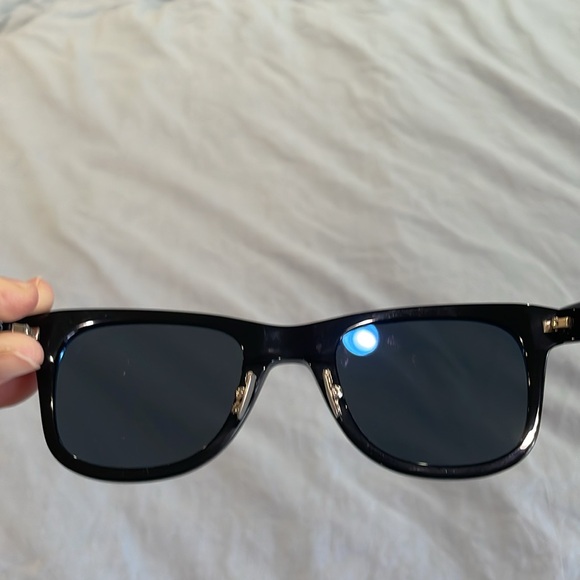 Like new Saint Laurent sunglasses - Picture 6 of 6